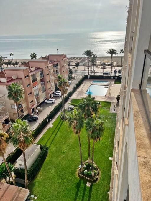 Bonito Atico En Primera Linea De Playa Con Piscina Fuengirola Exterior foto