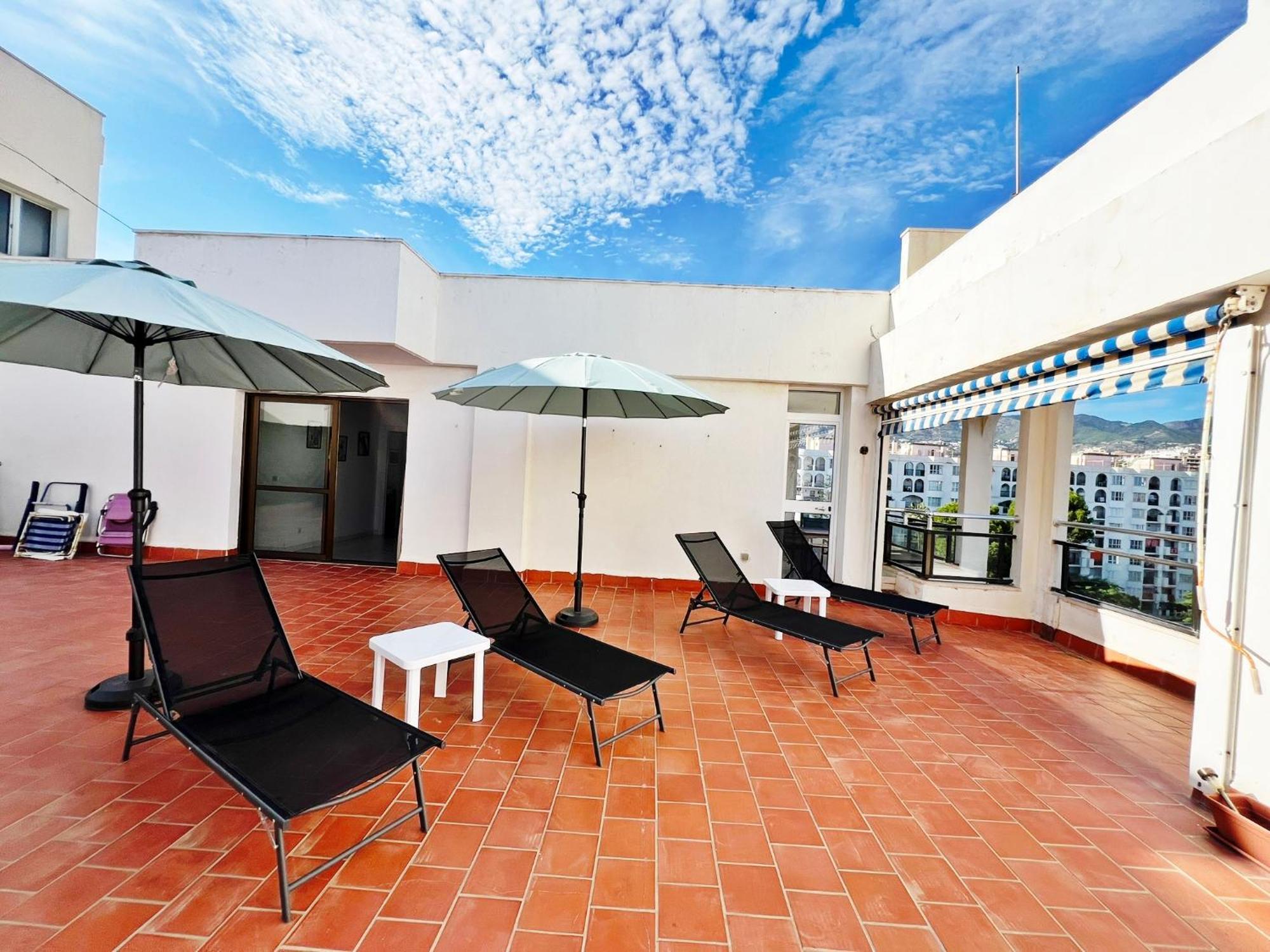 Bonito Atico En Primera Linea De Playa Con Piscina Fuengirola Exterior foto